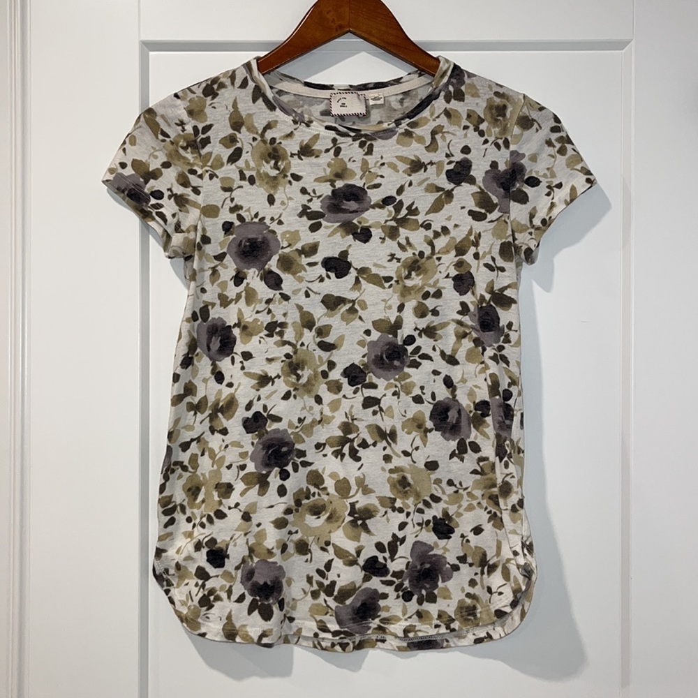 🍋5/$25 Anthro Postage Stamp Floral Tee